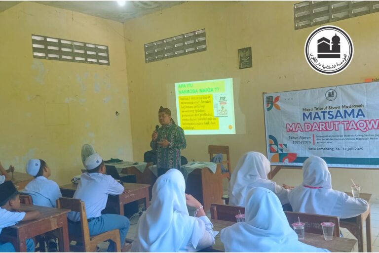 Penyuluhan Bahaya Rokok dan Narkoba Bagi Remaja, Warnai Kegiatan MATSAMA MA Darut Taqwa Semarang