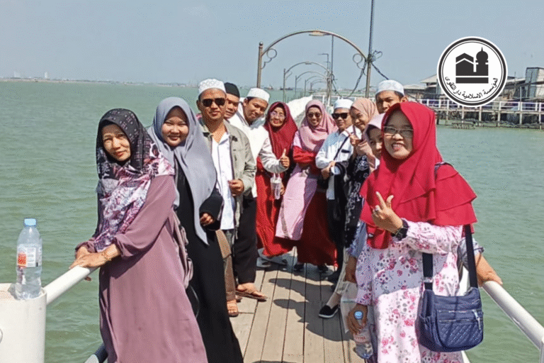 Harlah MA Darut Taqwa Semarang Diperingati Dengan Berziarah